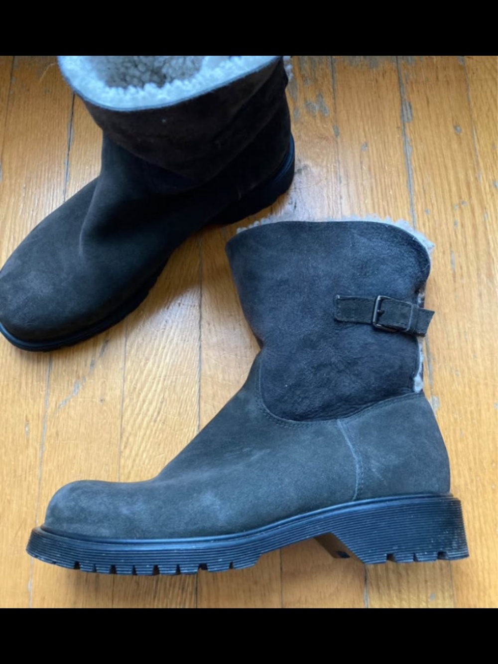 La Canadienne shearling-lined suede winter boots